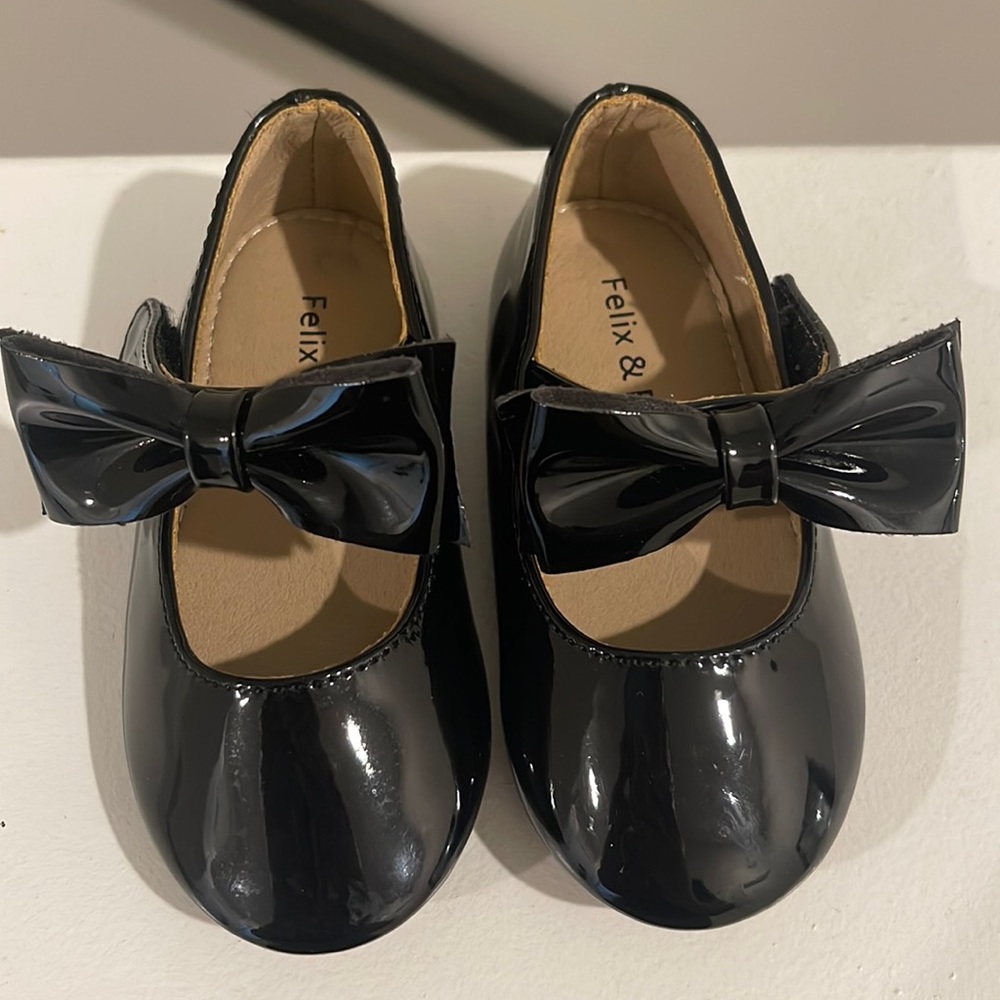 Felix & Flora Baby Girl’s Black Patent Round Toe Shoes